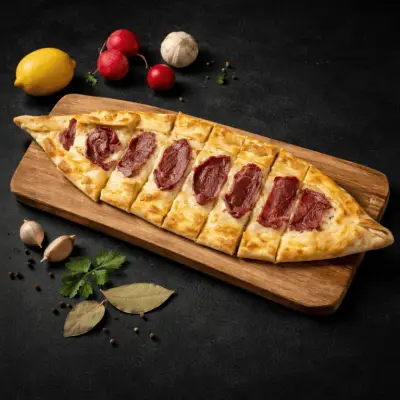 Pastırmalı Kaşarlı Pide