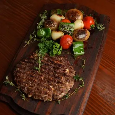 Hellim Steak